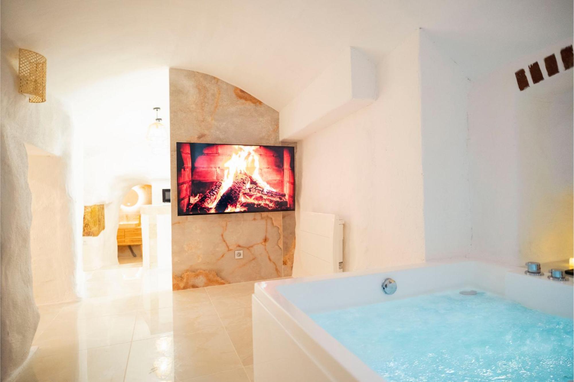 Le Temple D'Aphrodite, Appartement Avec Spa Vienne  Ngoại thất bức ảnh