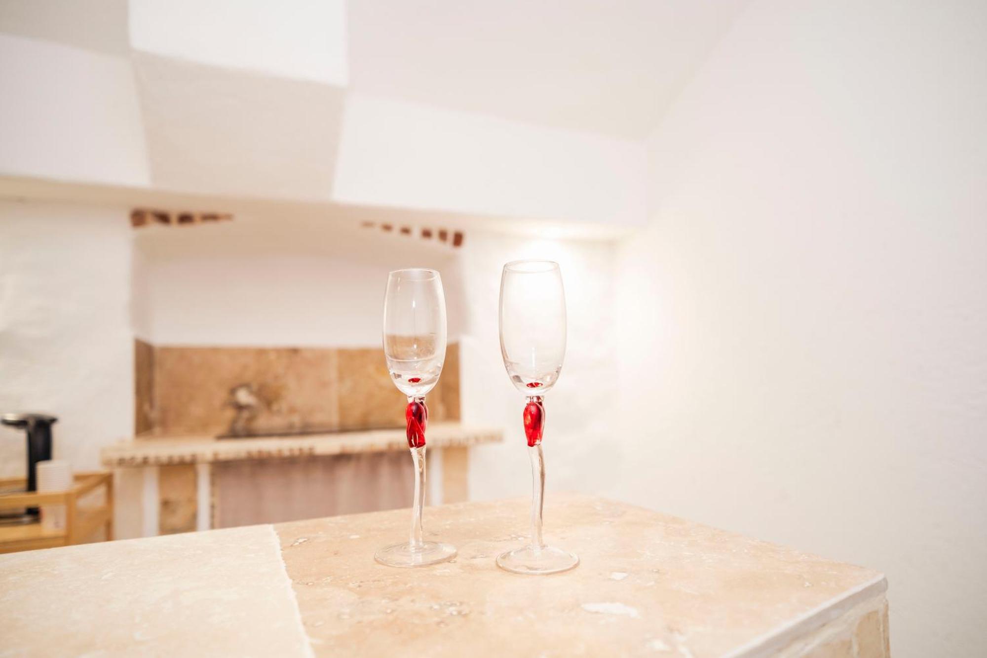 Le Temple D'Aphrodite, Appartement Avec Spa Vienne  Ngoại thất bức ảnh