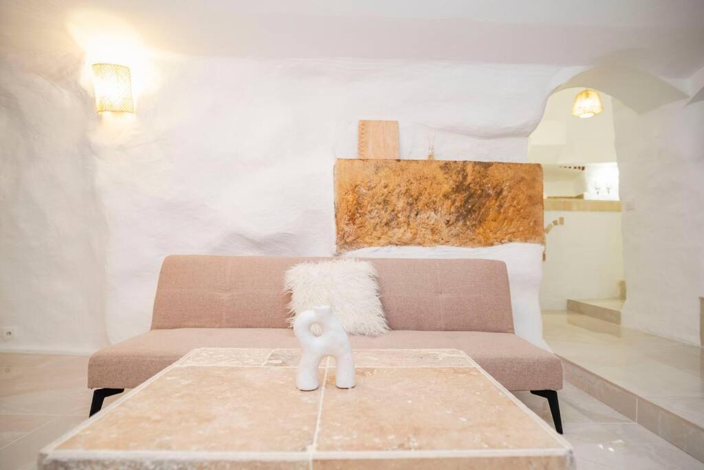 Le Temple D'Aphrodite, Appartement Avec Spa Vienne  Ngoại thất bức ảnh