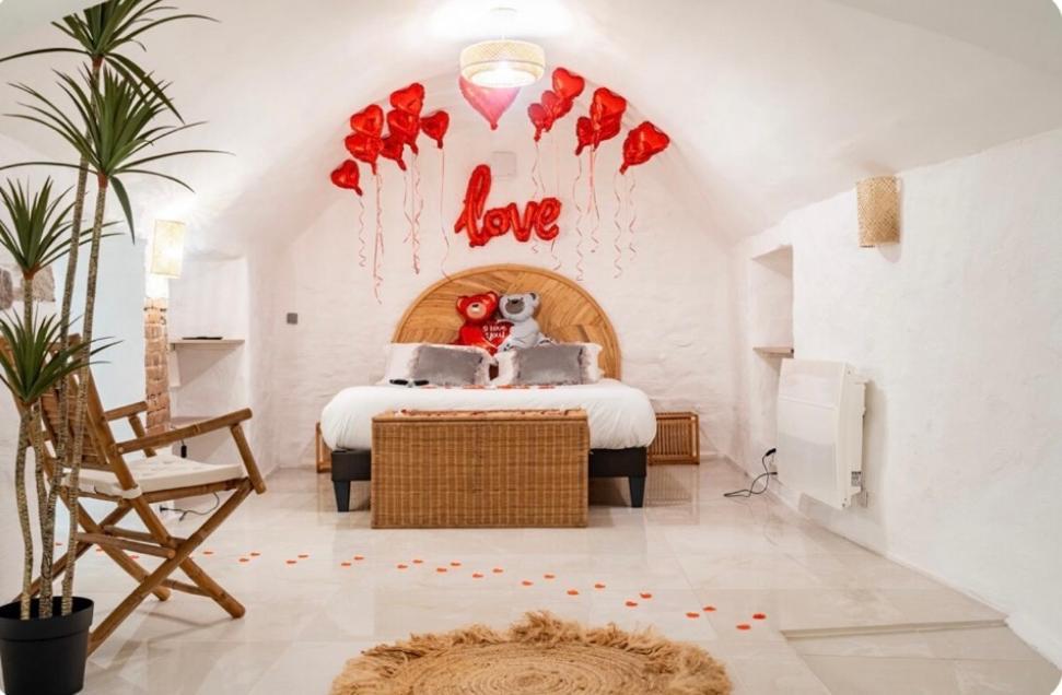 Le Temple D'Aphrodite, Appartement Avec Spa Vienne  Ngoại thất bức ảnh